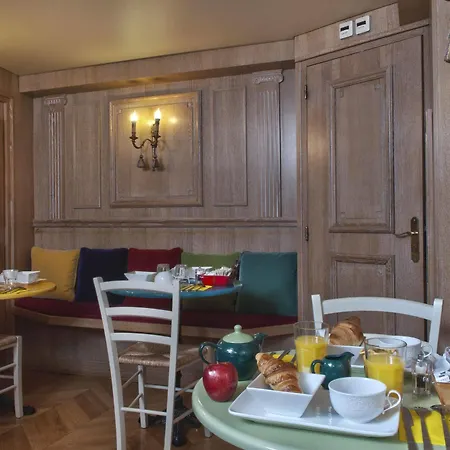 De La Motte Picquet Hotel