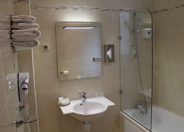 De La Motte Picquet 3*