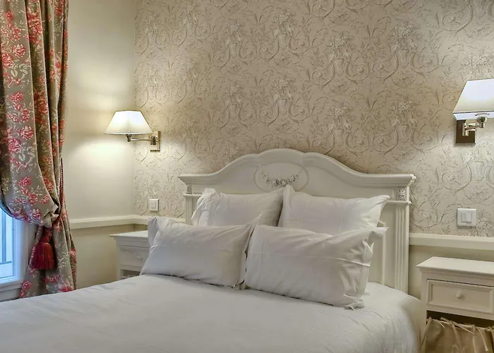 Otel De La Motte Picquet 3*