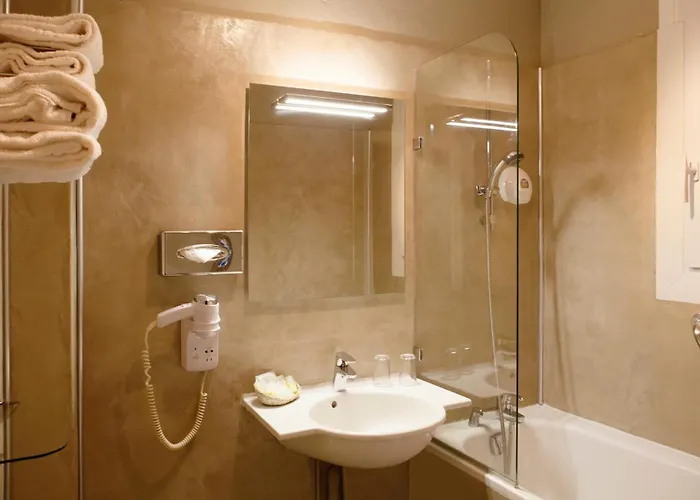 Otel De La Motte Picquet 3*